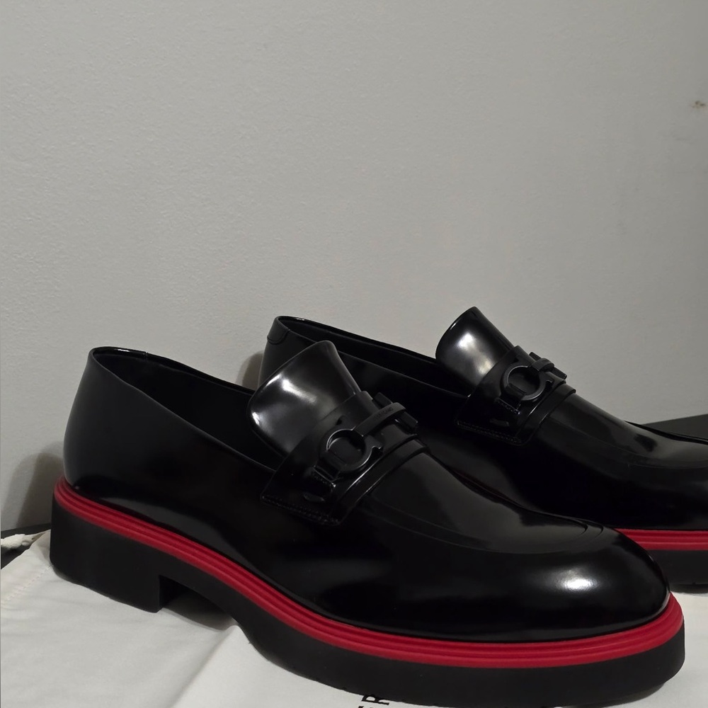 Salvatore Ferragamo Black Patent Leather Loafers with Red Accent - Picture 4 of 9